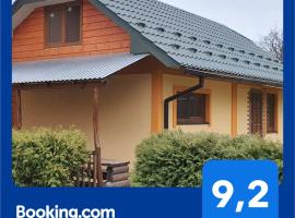 Villa Ortus: Novoselitsa şehrinde bir otoparklı otel