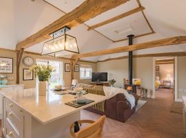 Cart Lodge by Bloom Stays, casa vacanze a Groombridge