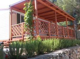 Mobile home Sea Jezera Village, otok Murter, glamping v Tisne