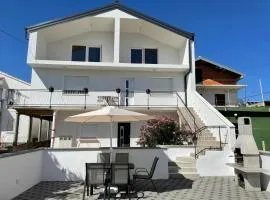 Apartment in Pirovac with balcony, air conditioning, Wi-Fi (4717-2)