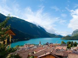 Hotel Lory - Molveno - Dolomiti, hôtel romantique à Molveno