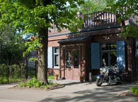 Two Wheels, romantic hotel sa Rīga