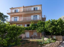 Villa Dubravka, hotel in Mlini