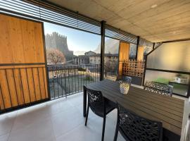 Castel View Apartment - Gardaslowemotion, hotel u gradu 'Tenno'