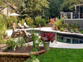 Azure Forest Pool House, Hotel in Union Pier