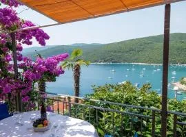 Novo renovirani apartman blizu centra i mora