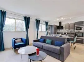 TROCADERO/ EIFFEL TOWER - 3 Bedrooms- All New!