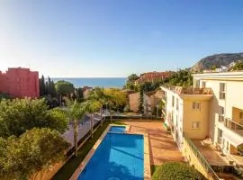 3 Bedroom Stunning Apartment In Calpe