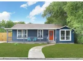 Stylish 4 Br2Ba Renovated Home Near Downtown