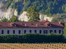 Tenuta Larenzania, hotel a Dogliani