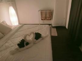 HOMESTAY ASTON GARDEN KB