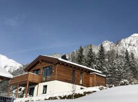 Chalet Waldbär, cabin in Wald am Arlberg
