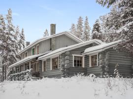 Holiday Home Mänty by Interhome, hotel with parking in Kuusamo