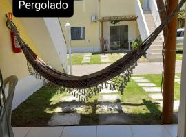 Apto Aconchegante na Praia Coroa Vermelha, hotel din Santa Cruz Cabrália