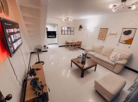 Cozy Themed 2BR TownHouse - near Clark Airport - TRP1, apartment in Angeles