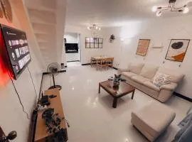 Cozy Themed 2BR TownHouse - near Clark Airport - TRP1