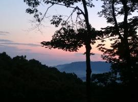 Pisgash Cottage, cottage in Pisgah Forest