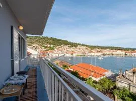 Beautiful Apartment In Vela Luka With Kitchen
