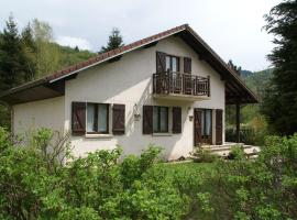 Valley View Villa in Le Menil with Private Garden, hotel a Le Ménil