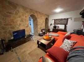 Spanish Townhouse in Spa Village/ Casa rural, hotel in Carratraca