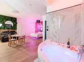 Aurora Lov'Room Proche de Saint Charles