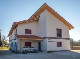 PENSIÓN CASA ANTONIO, hotel in Pantón