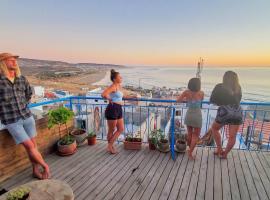 Kekai Surf House, hotel cerca de Anchor Point Surf Spot, Taghazout