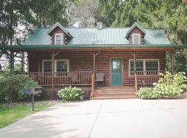 Evergreen Cabin by Amish Country Lodging, hotel a Millersburg