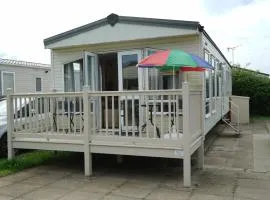 8 berth caravan at manor park hunstanton free wifi