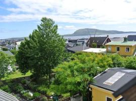 Tórshavn - Central - City & Ocean Views - 3BR, hotel i Thorshavn