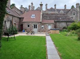 Cecile's Cottage at Cefn Tilla Court, Usk, hotel din Usk