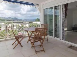 Sunny cottage, belle terrasse, proche et vue mer