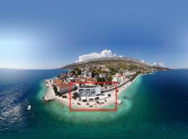 Absolute Beach Holidays: Dugi Rat şehrinde bir otel