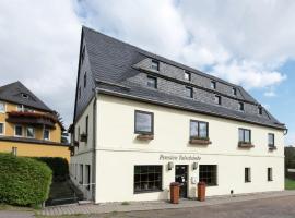 Spacious holiday home in the Ore Mountains, cheap hotel in Deutschneudorf