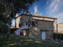 CASALE PANORAMICO Villa Vinombrosa, country house in Chianni