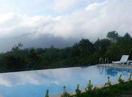 Sapanca da Muhteşem Doğa içerisinde, Harika Meva Villa, hotel di Sapanca