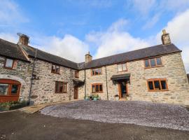 Maestyddyn Farm House, מלון בClocaenog