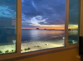 Apto. Leme 10º andar frente para o mar (vista espetacular), hotel cerca de Playa Vermelha, Río de Janeiro