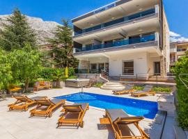 Private seaside Morska Villa with pool in Baška Voda, Dalmatia, Croatia, hotel u Baškoj vodi