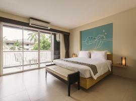 TIRAS Patong Beach Hotel: Patong Plajı şehrinde bir otel