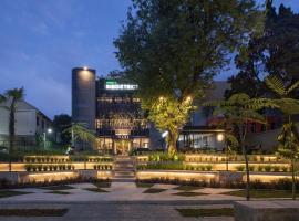 Nindya Biodistrict Hotel Bandung, hotel v destinaci Bandung