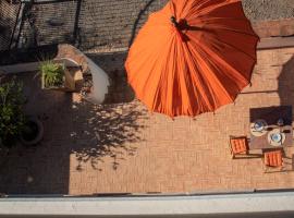 Quinta do Pinto - Holiday Villa near Faro, Algarve - 4 Bedroom, Pool, Rooftop Terrace, semesterhus i Poço do Vale