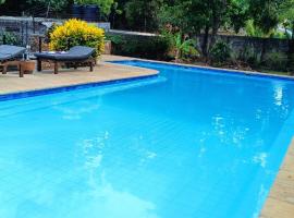 Elna's Haven Villa Diani - Swimming Pool, Culinary Artist, Wifi and Games, holiday home in Diani Beach