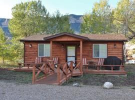 Eycat Lodging Company Guest House, campsite in Wapiti