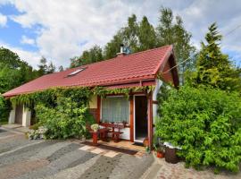 holiday home, Drzonowo, hotell med parkering i Bogusławiec
