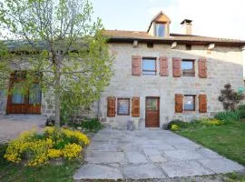 Maison de charme avec vue sur la montagne à Albaret-Sainte-Marie