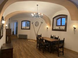 SUPERB - Medieval apartment, hotel near Sedlec Ossuary, Kutná Hora