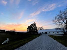 Essenbaekgaard B&B, hotel di Assentoft