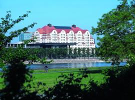 Maritim Hotel Dresden, hotel s baz&eacute;nem v Dr&aacute;žďanech