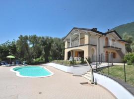 Appartamenti Theo e Fabiola con piscina e vista lago, hotel v destinaci Toscolano Maderno